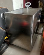 转让3个全新不锈钢带4个轮的装米柜